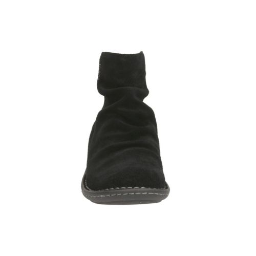Clarks Avington Swan