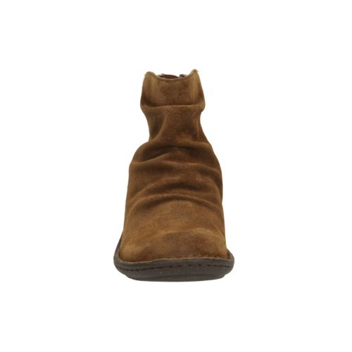 Clarks Avington Swan