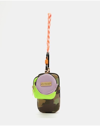 Back Stop Pouch Cluster