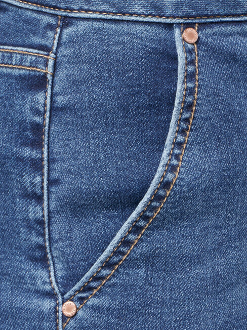 Louisa Slim Boyfriend