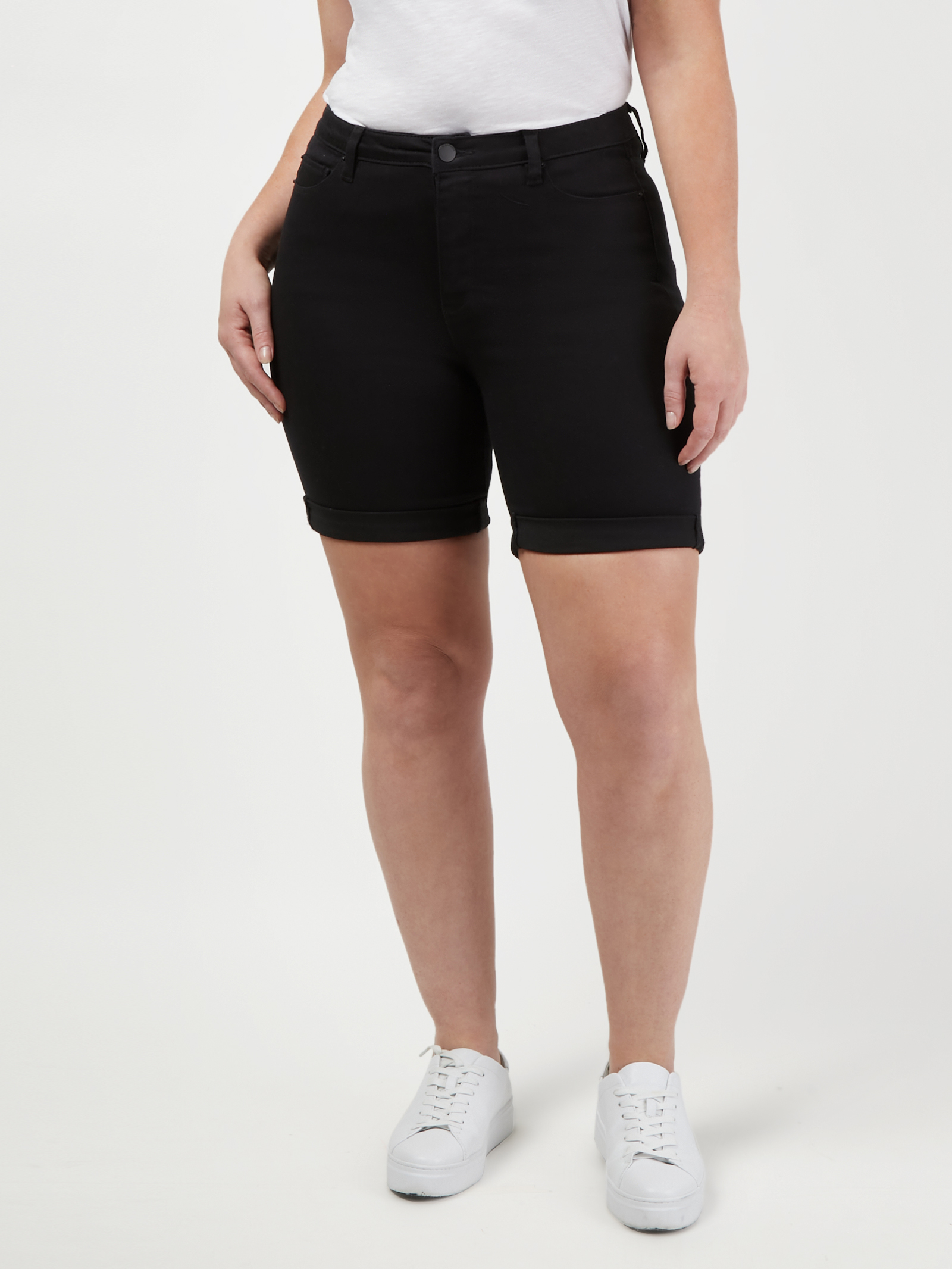 Sophia Curve Embracer Bermuda Short Black