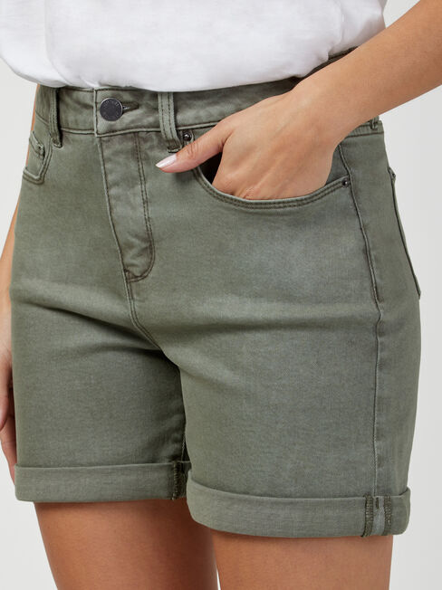 Mariana Boyfriend Short