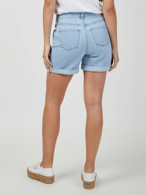 Mariana Boyfriend Short