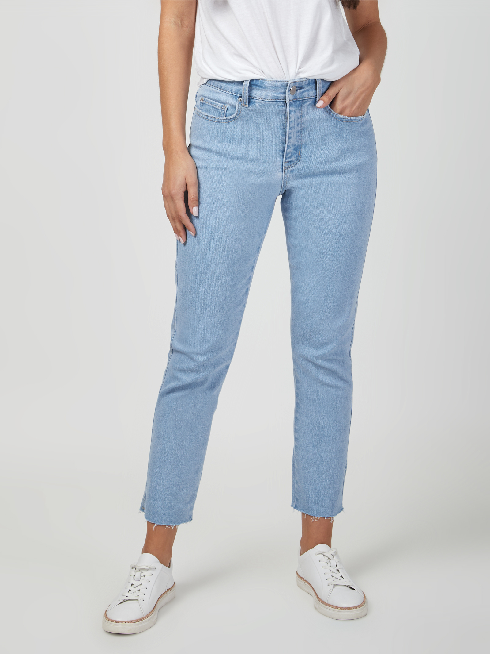 Izzy Mid Waisted Slim Crop Jeans