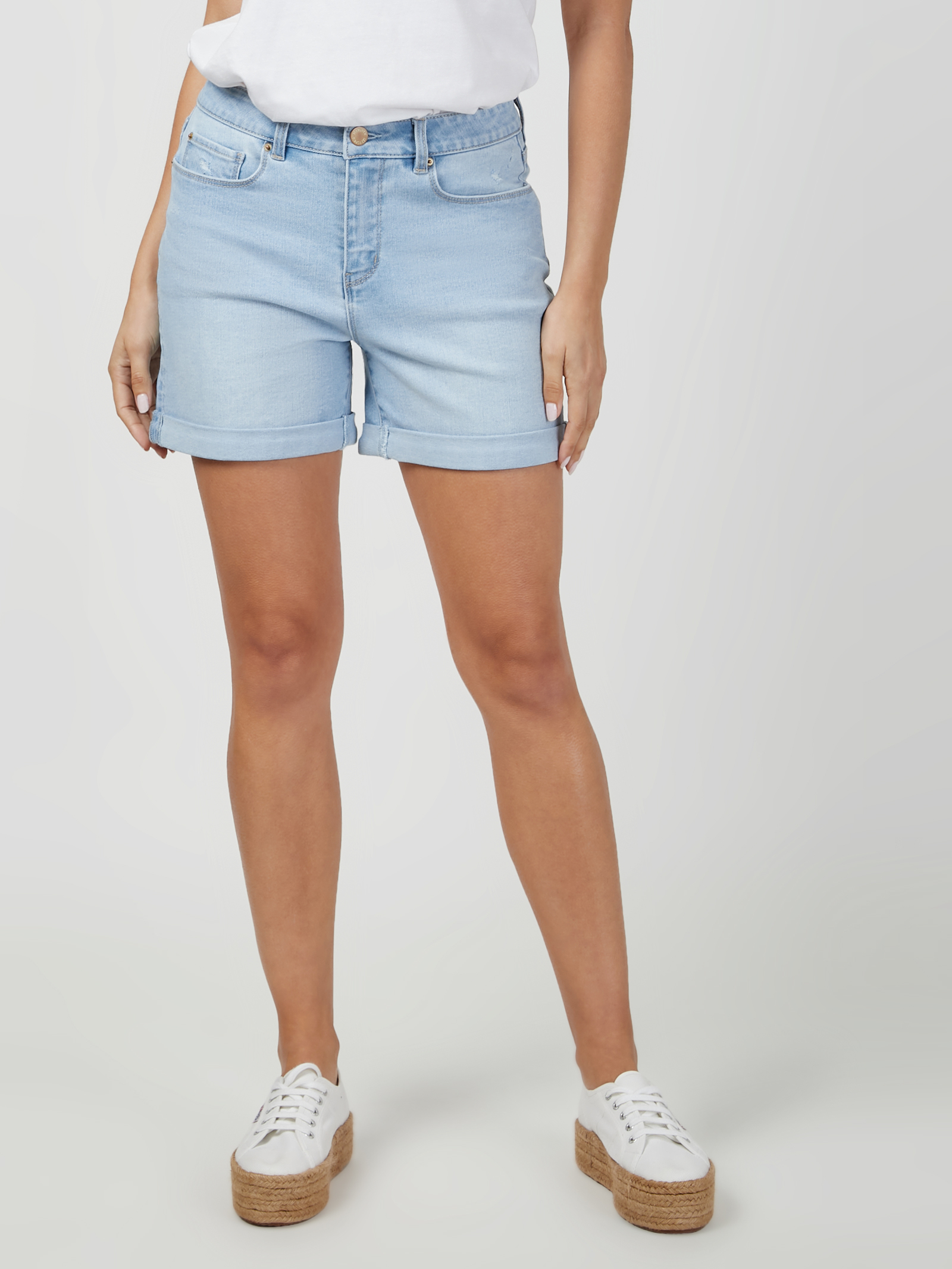 Mariana Boyfriend Short