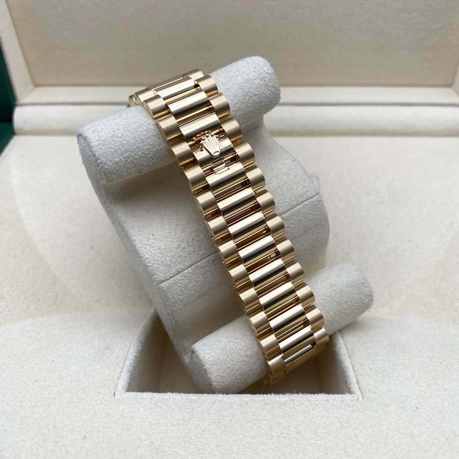 Rolex 1:1 Super Clone Day-Date 36mm Presidential 128238 Fluted Bezel White Dial