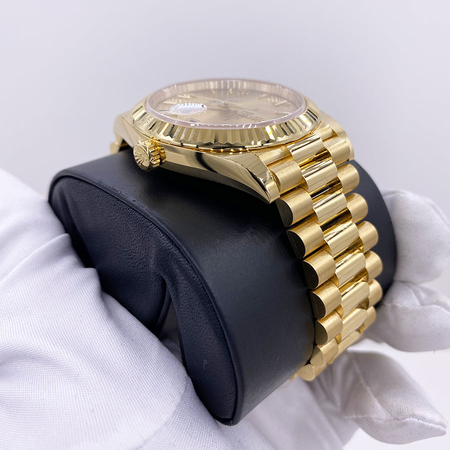 Rolex 1:1 Super Clone Day-Date 40 228238 Fluted Bezel Champagne Dial