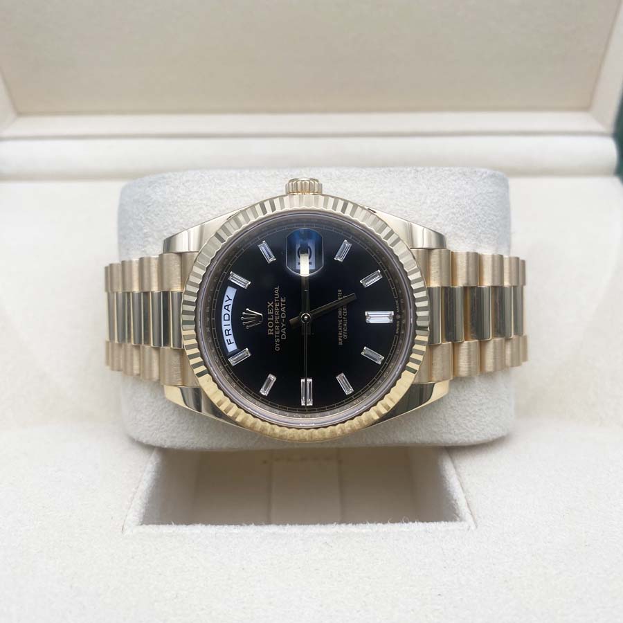 Rolex 1:1 Super Clone Day-Date 40 Presidential 228238 Fluted Bezel Baguette Diamond Black Dial