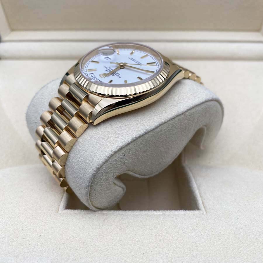 Rolex 1:1 Super Clone Day-Date 36mm Presidential 128238 Fluted Bezel White Dial