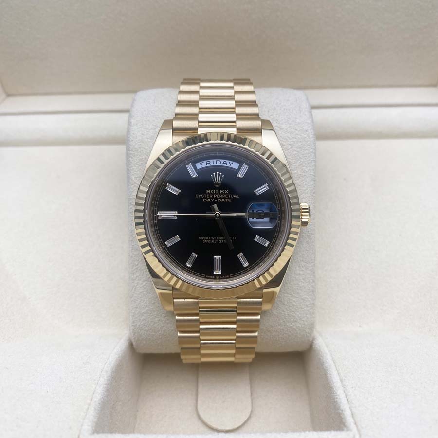 Rolex 1:1 Super Clone Day-Date 40 Presidential 228238 Fluted Bezel Baguette Diamond Black Dial