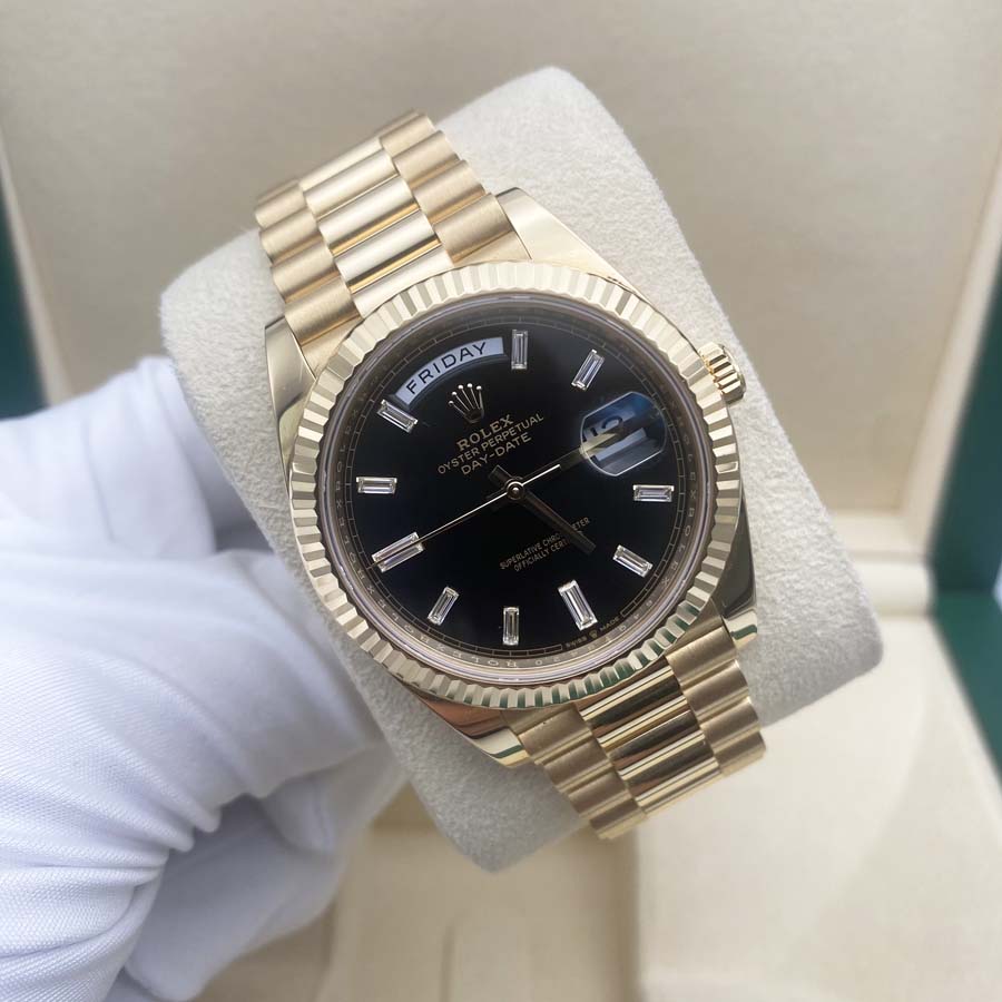 Rolex 1:1 Super Clone Day-Date 40 Presidential 228238 Fluted Bezel Baguette Diamond Black Dial
