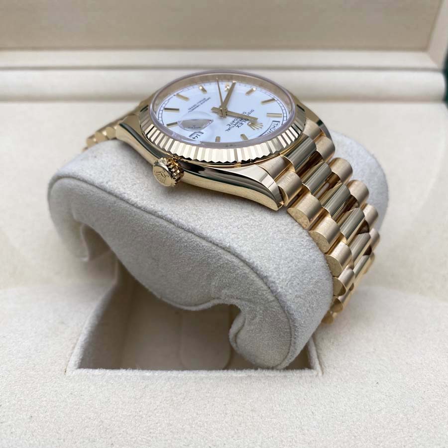 Rolex 1:1 Super Clone Day-Date 36mm Presidential 128238 Fluted Bezel White Dial