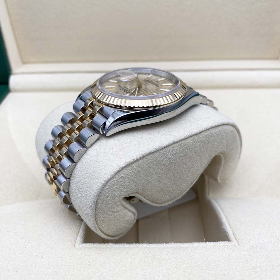 Rolex 1:1 Super Clone Datejust Golden Fluted Motif Fluted Dial 36mm 126233