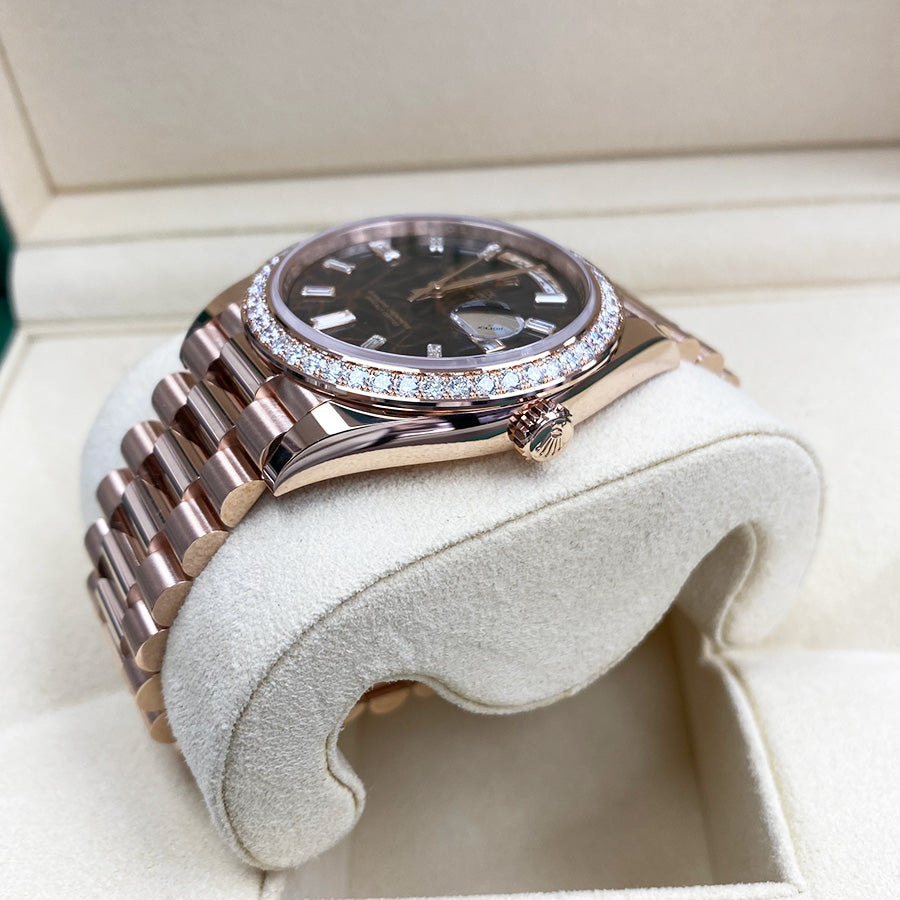 Rolex 1:1 Super Clone Day-Date 40 Presidential 228345RBR Diamond Bezel Baguette Eisenkiesel Dial
