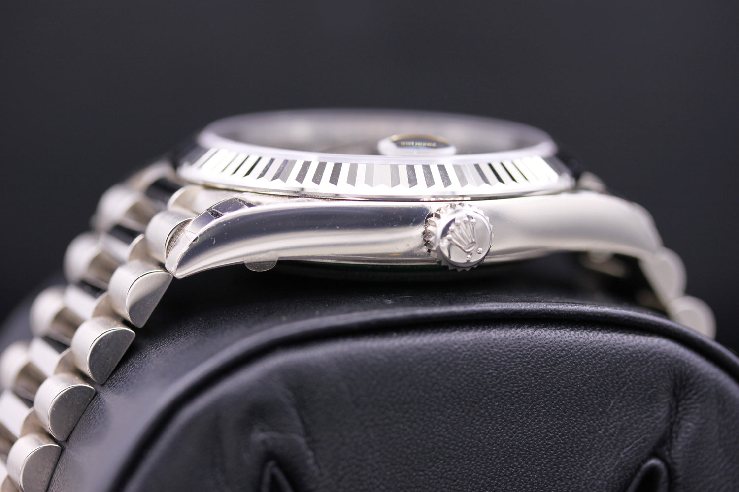 Rolex 1:1 Super Clone Day-Date 40 Presidential 228239 Fluted Bezel Olive Green Dial