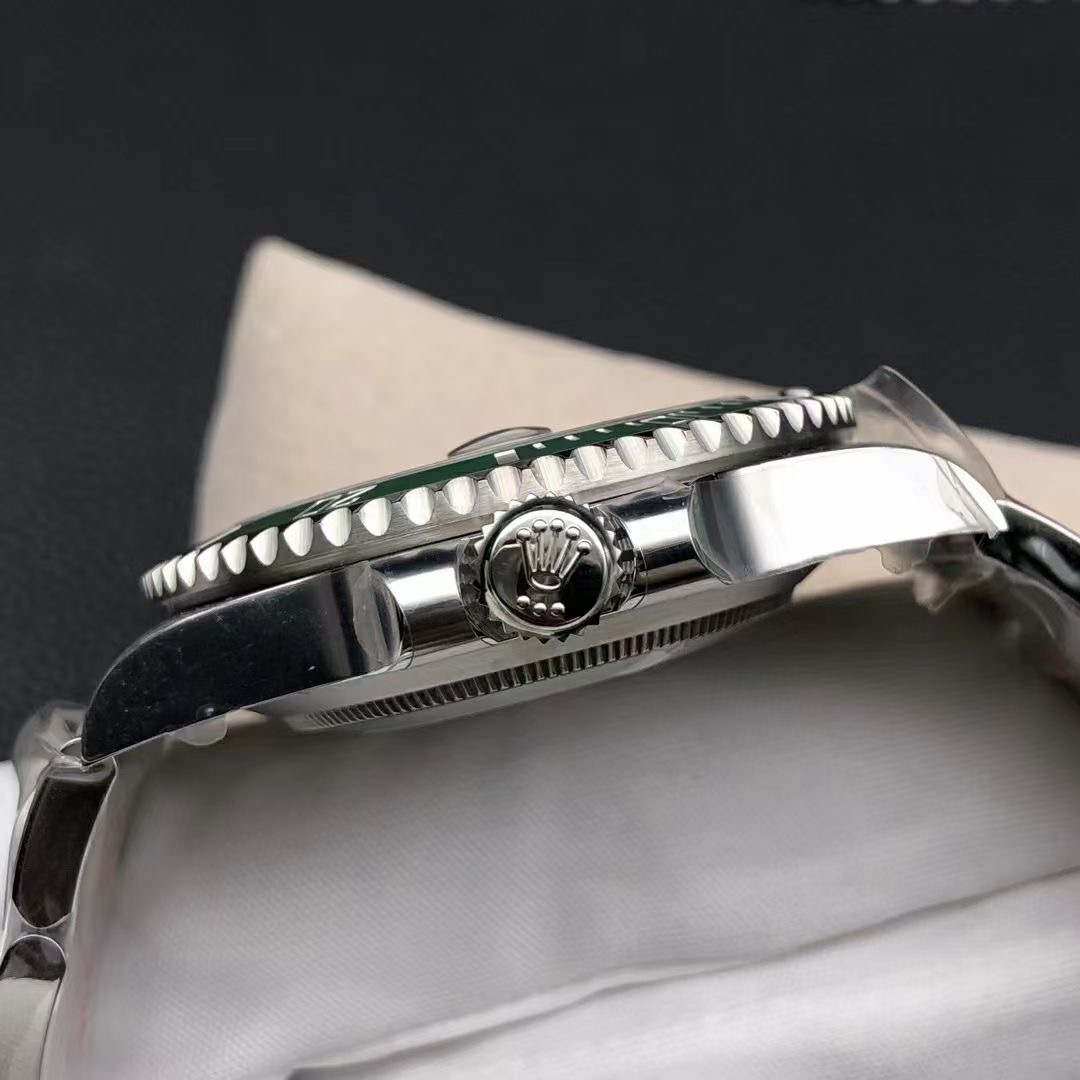 Rolex 1:1 Super Clone Submariner Date 40mm 116610LV Green Dial