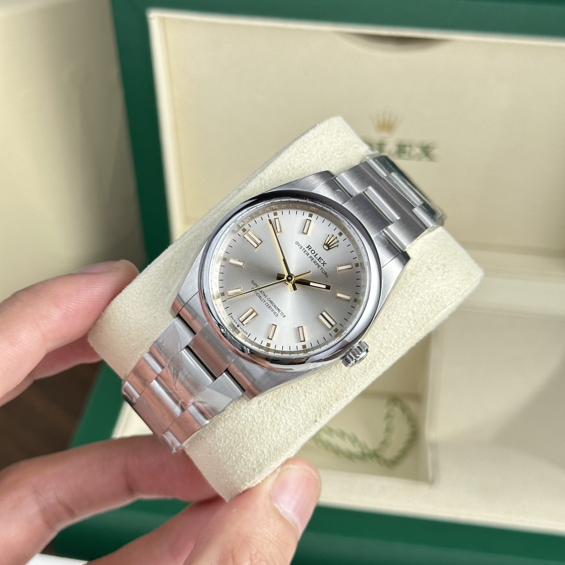 Rolex 1:1 Super Clone Oyster Perpetual Silver Dial Domed Bezel 34mm 124200