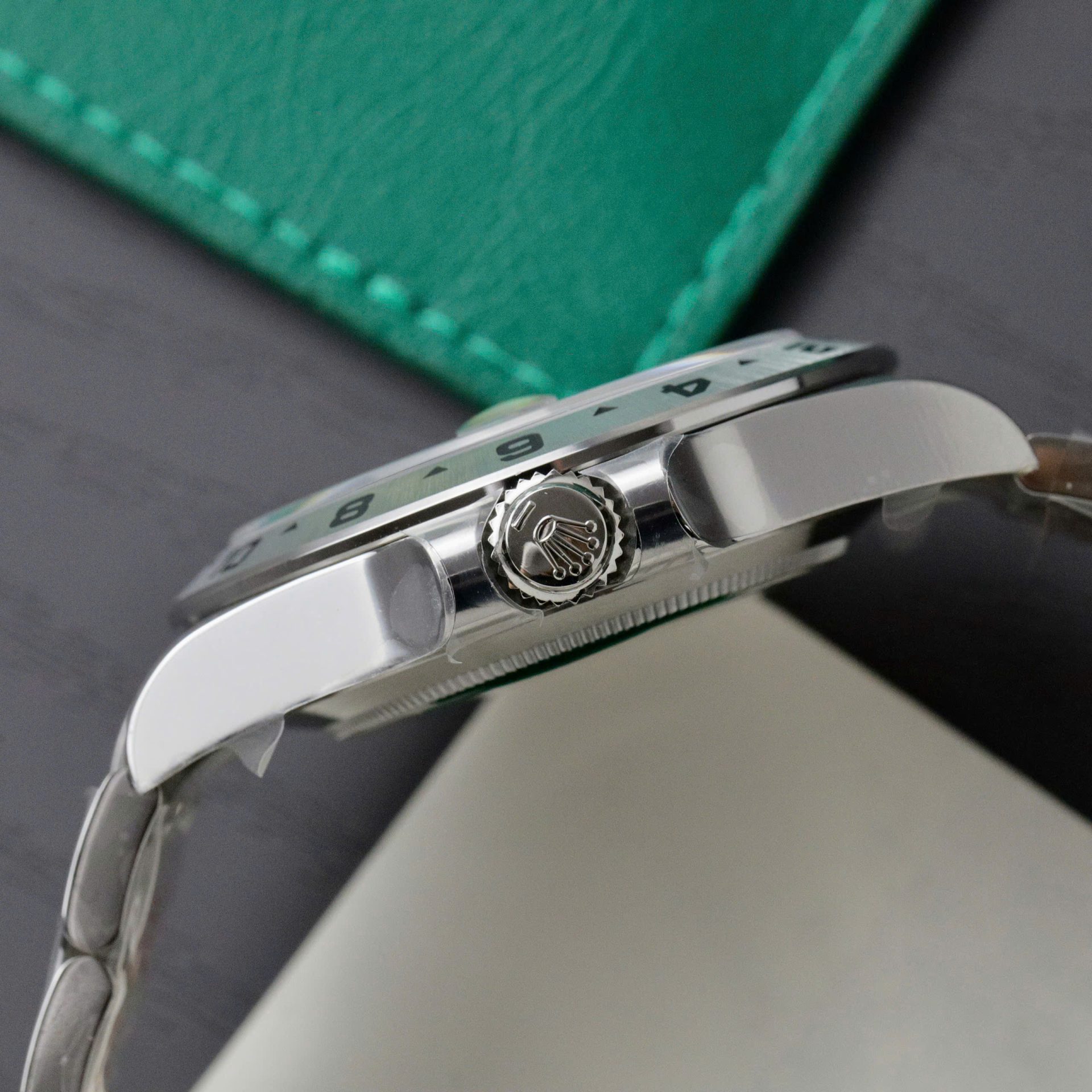 Rolex 1:1 Super Clone Explorer II 216570 42mm Black Dial