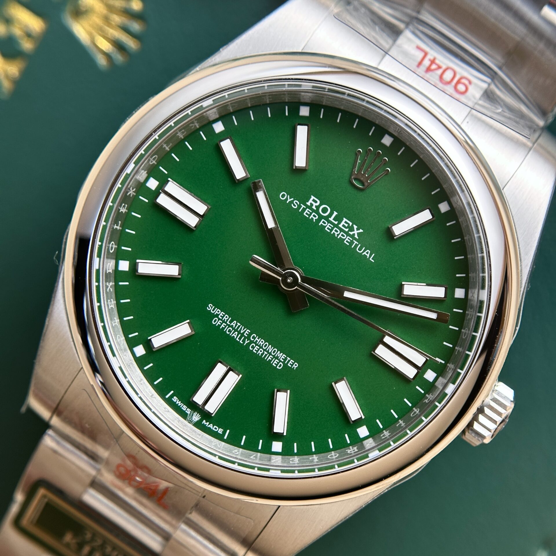 Rolex 1:1 Super Clone Oyster Perpetual Green Dial Domed Bezel 41mm 124300