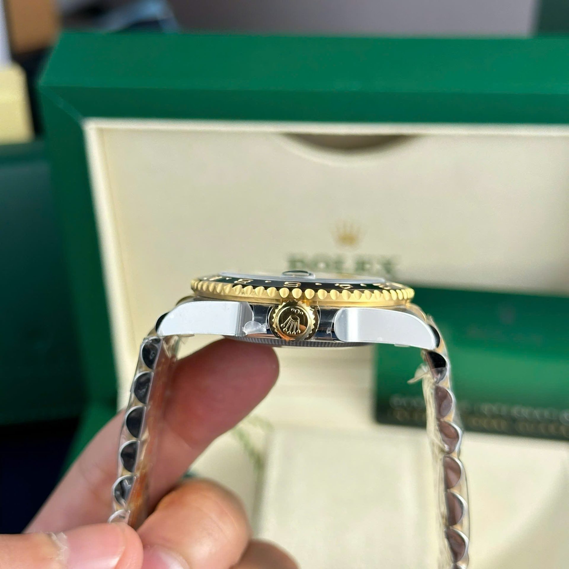 Rolex 1:1 Super Clone GMT-Master II Oyster, 40 mm, yellow gold m126713grnr-0001