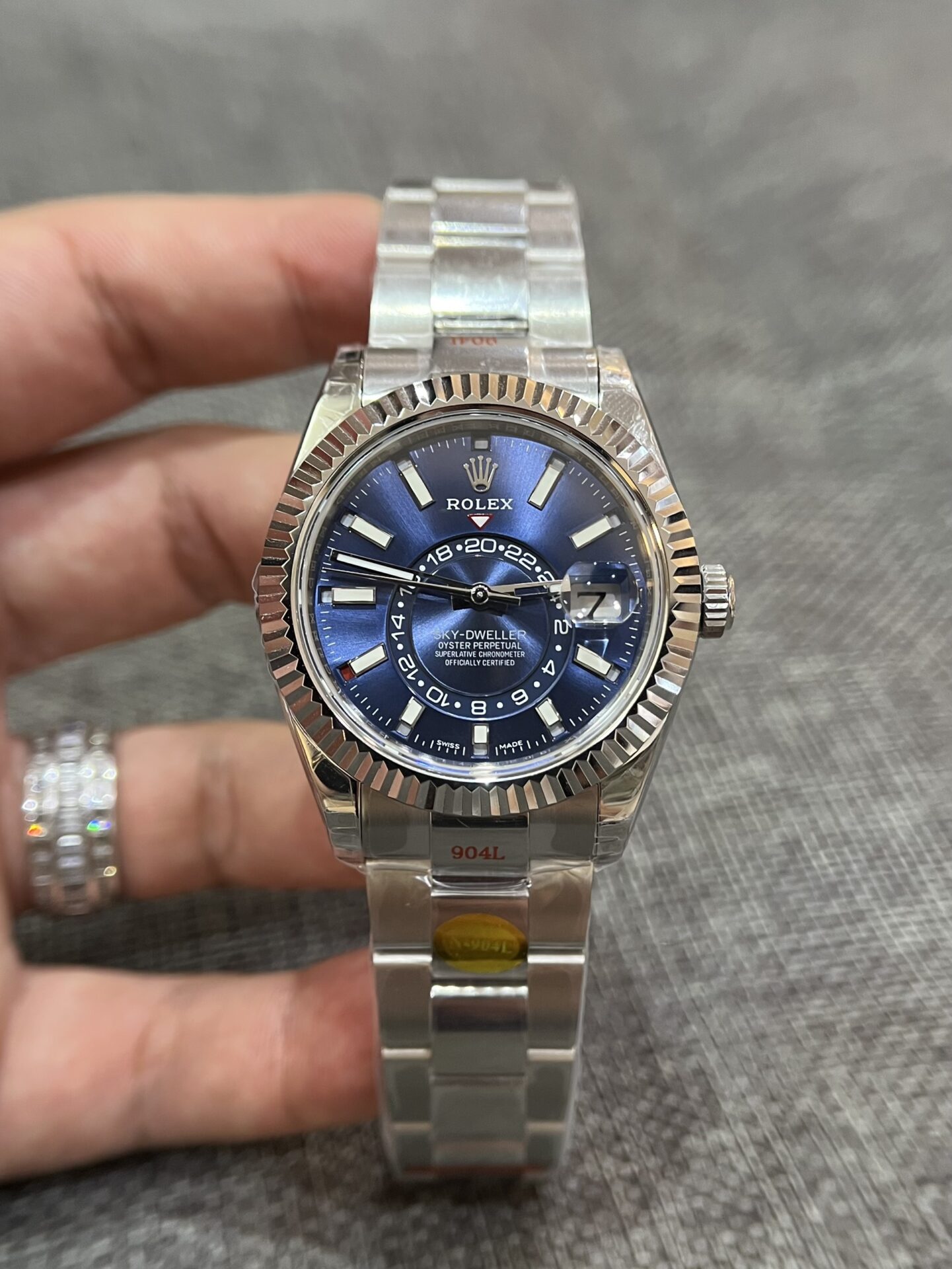 Rolex 1:1 Super Clone Sky-Dweller Oyster, 42 mm, Oystersteel and white gold m336934-0005