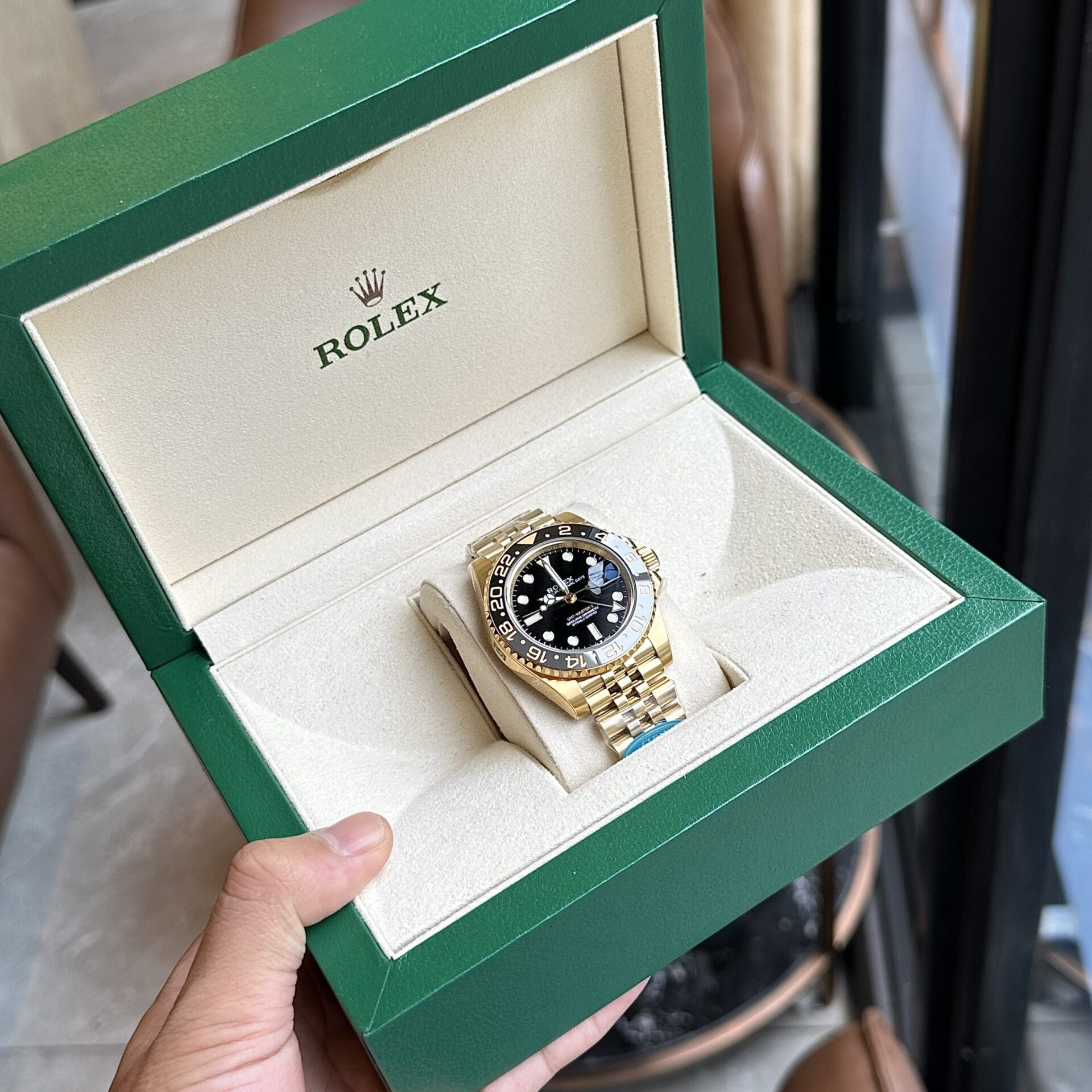 Rolex 1:1 Super Clone GMT-Master II Oyster, 40 mm, yellow gold m126718grnr-0001