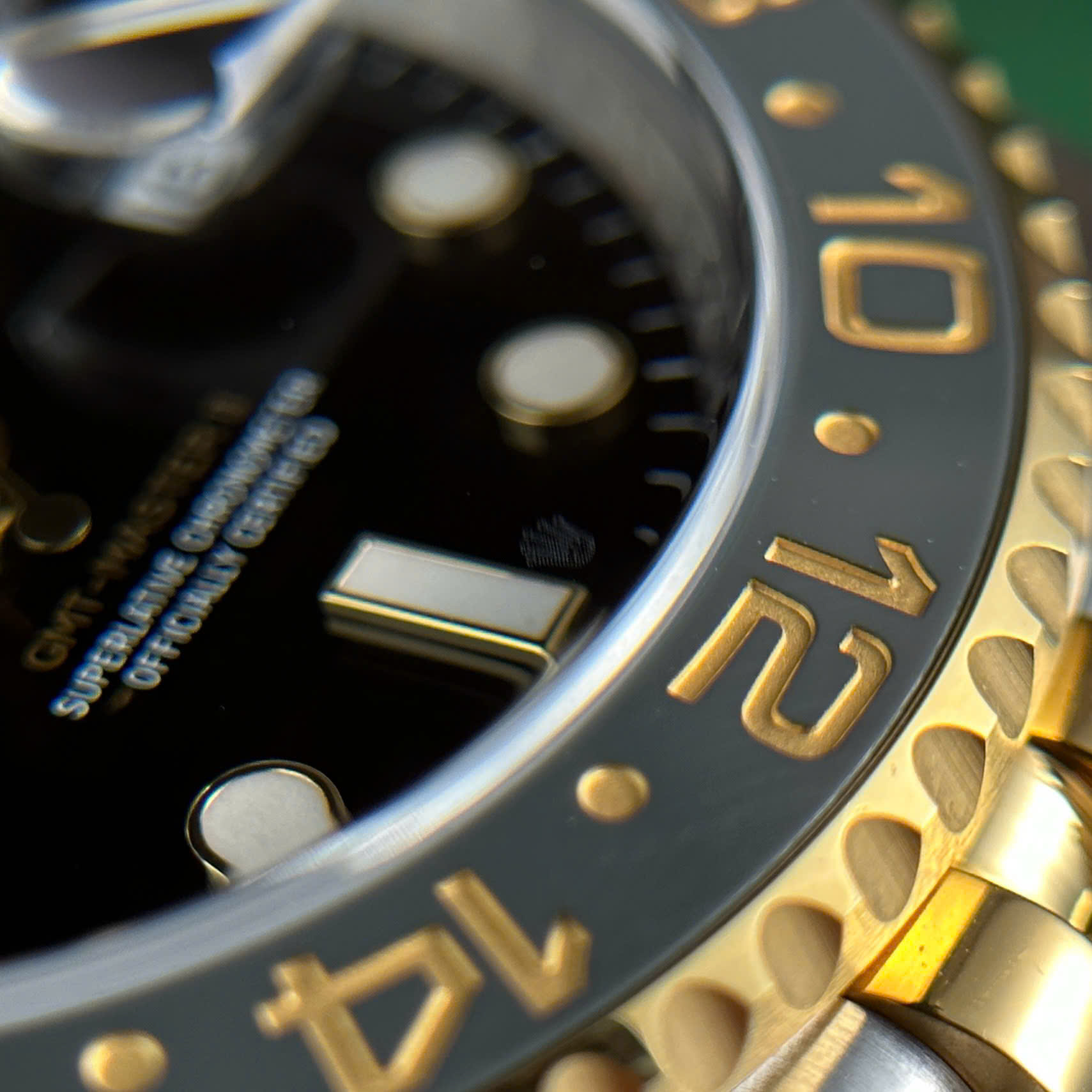 Rolex 1:1 Super Clone GMT-Master II Oyster, 40 mm, yellow gold m126713grnr-0001