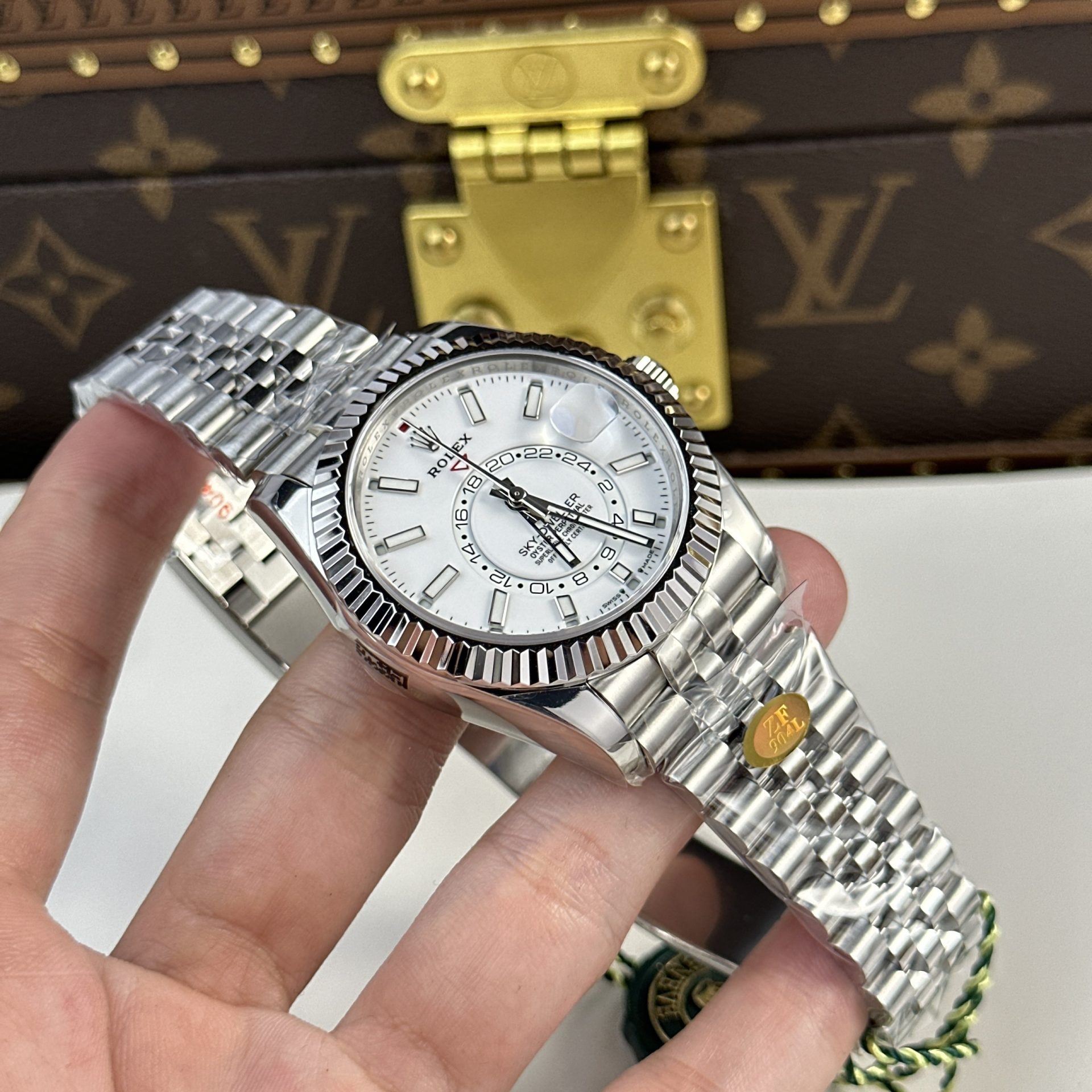 Rolex 1:1 Super Clone Sky-Dweller Oyster, 42 mm, Oystersteel and white gold m336934-0004