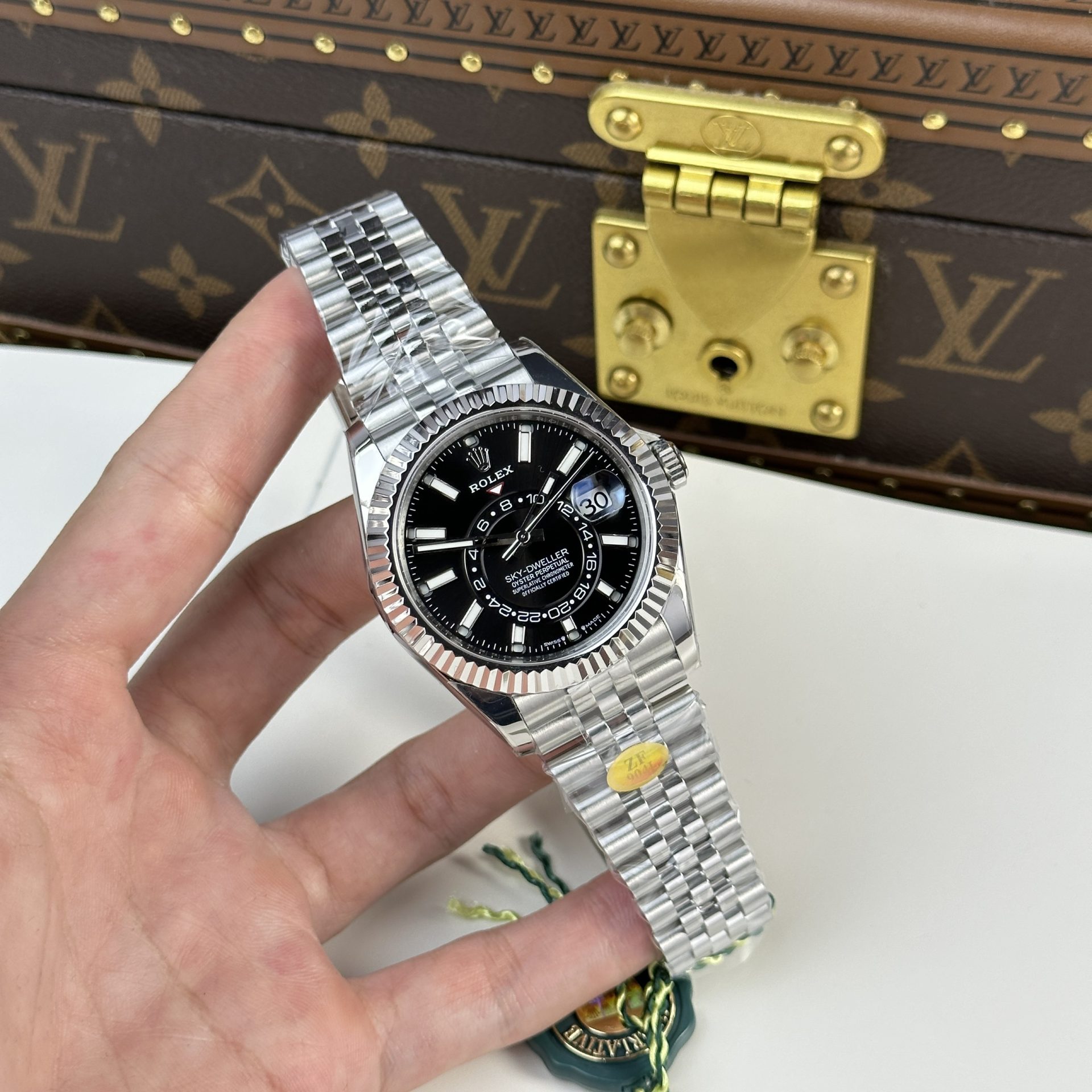 Rolex 1:1 Super Clone Sky-Dweller Oyster, 42 mm, Oystersteel and white gold m336934-0008