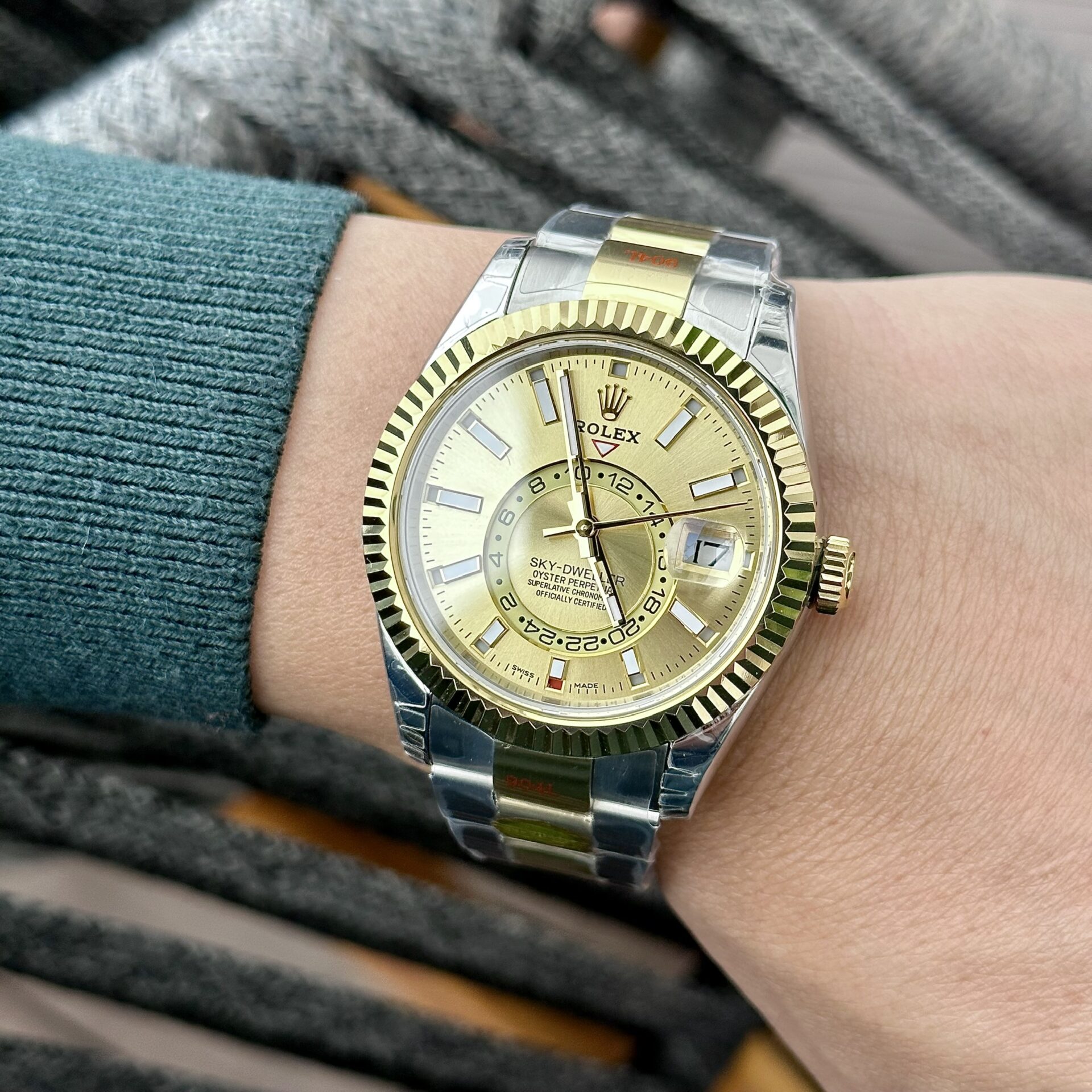 Rolex 1:1 Super Clone Sky-Dweller Oyster, 42 mm, Oystersteel and yellow gold m336933-0001