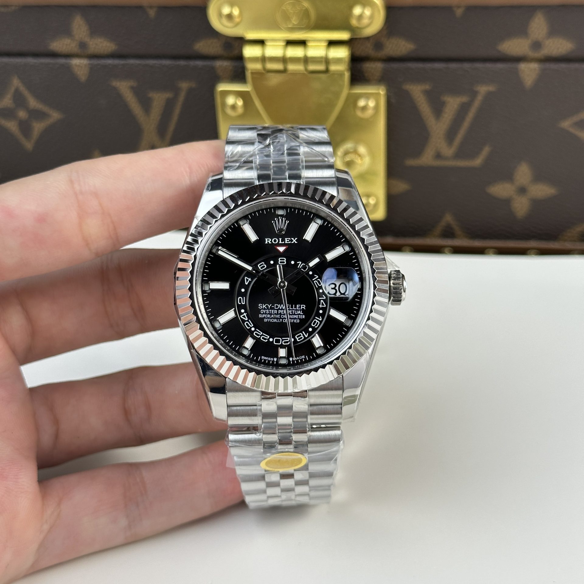 Rolex 1:1 Super Clone Sky-Dweller Oyster, 42 mm, Oystersteel and white gold m336934-0008