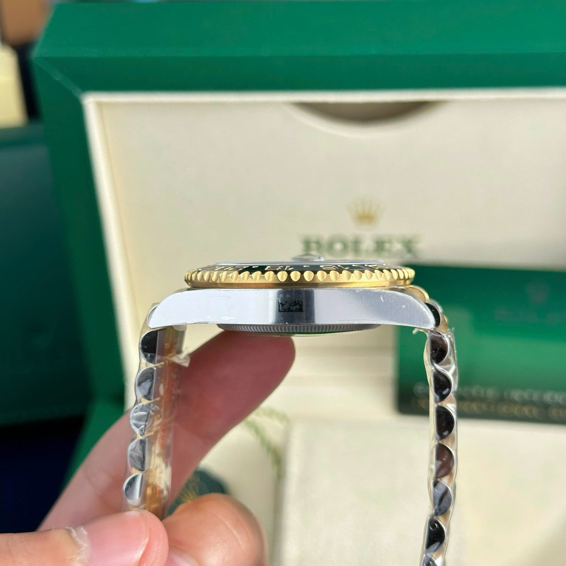 Rolex 1:1 Super Clone GMT-Master II Oyster, 40 mm, yellow gold m126713grnr-0001