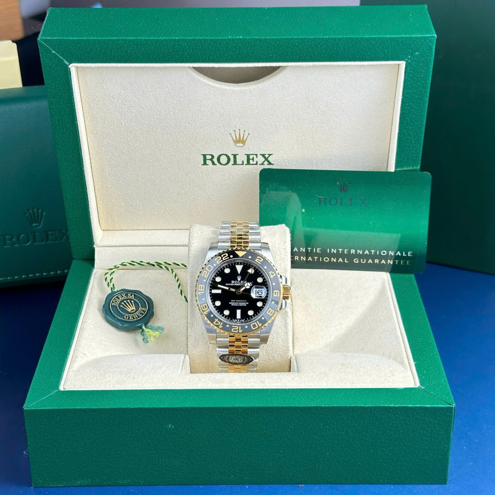 Rolex 1:1 Super Clone GMT-Master II Oyster, 40 mm, yellow gold m126713grnr-0001