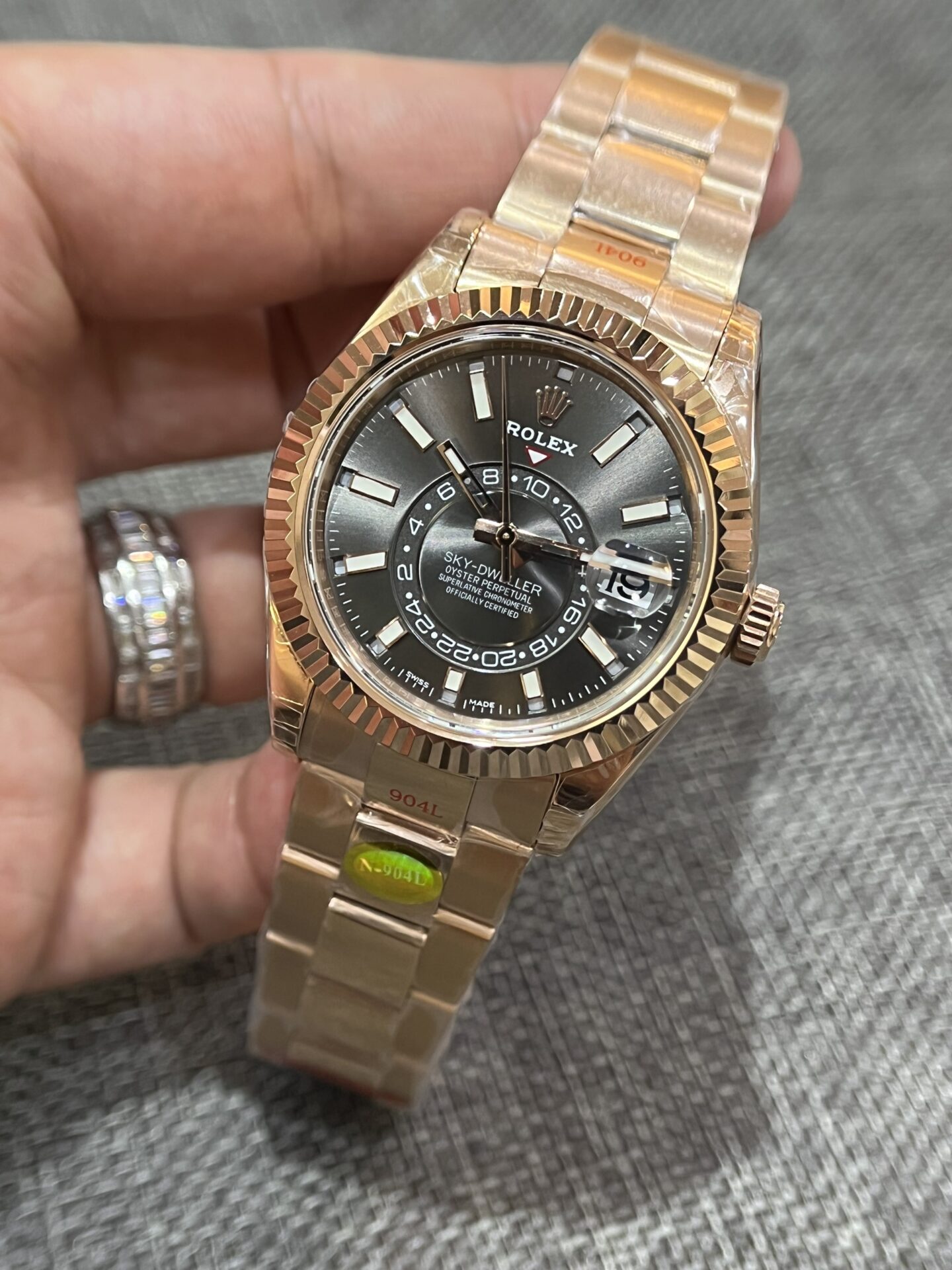 Rolex 1:1 Super Clone Sky-Dweller Oyster, 42 mm, Everose gold m336935-0004