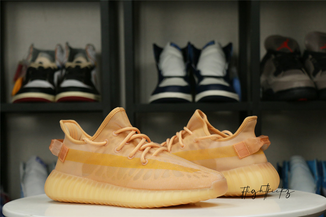 Yeezy 350 V2  Mono Clay  2021