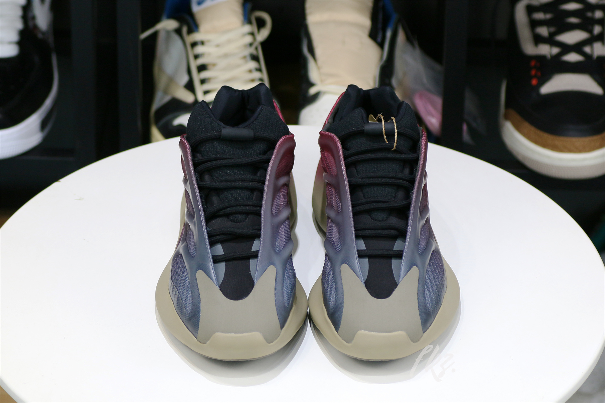 Yeezy 700 V3 Fade Carbon 2022