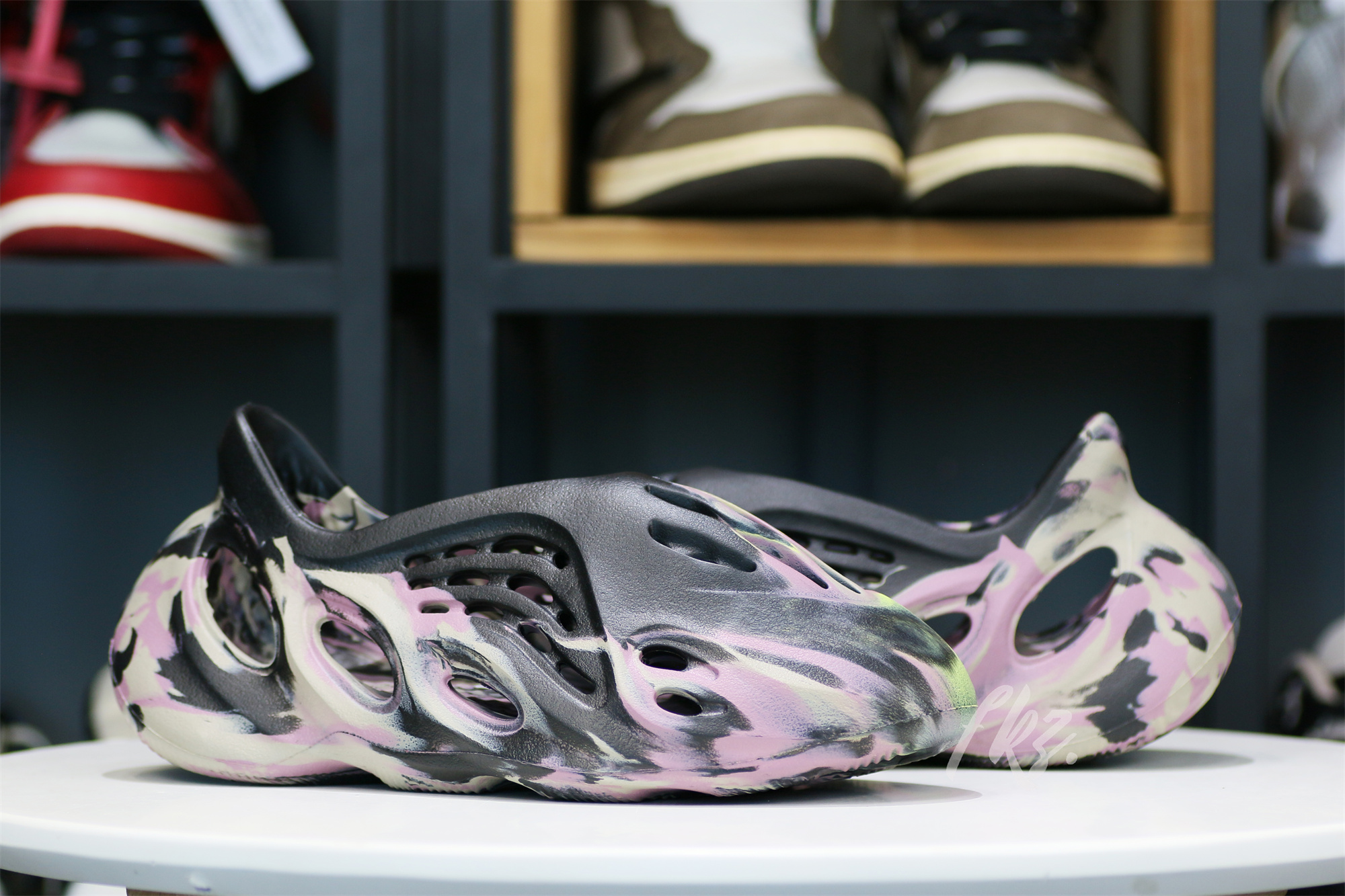 Yeezy Foam Runner “MX Carbon” 2022 (IG9562)