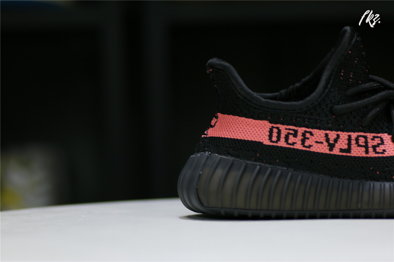 Yeezy 350 V2 Boost Core  Black Red Kid(Ln5 A1)