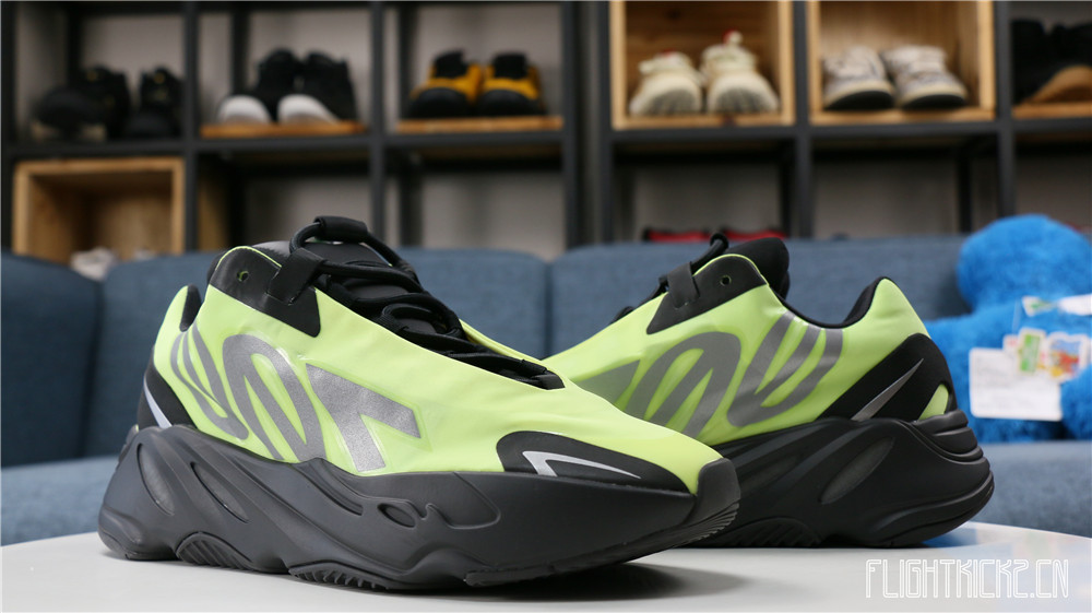 Yeezy Boost 700 MNVN Phosphor 2020