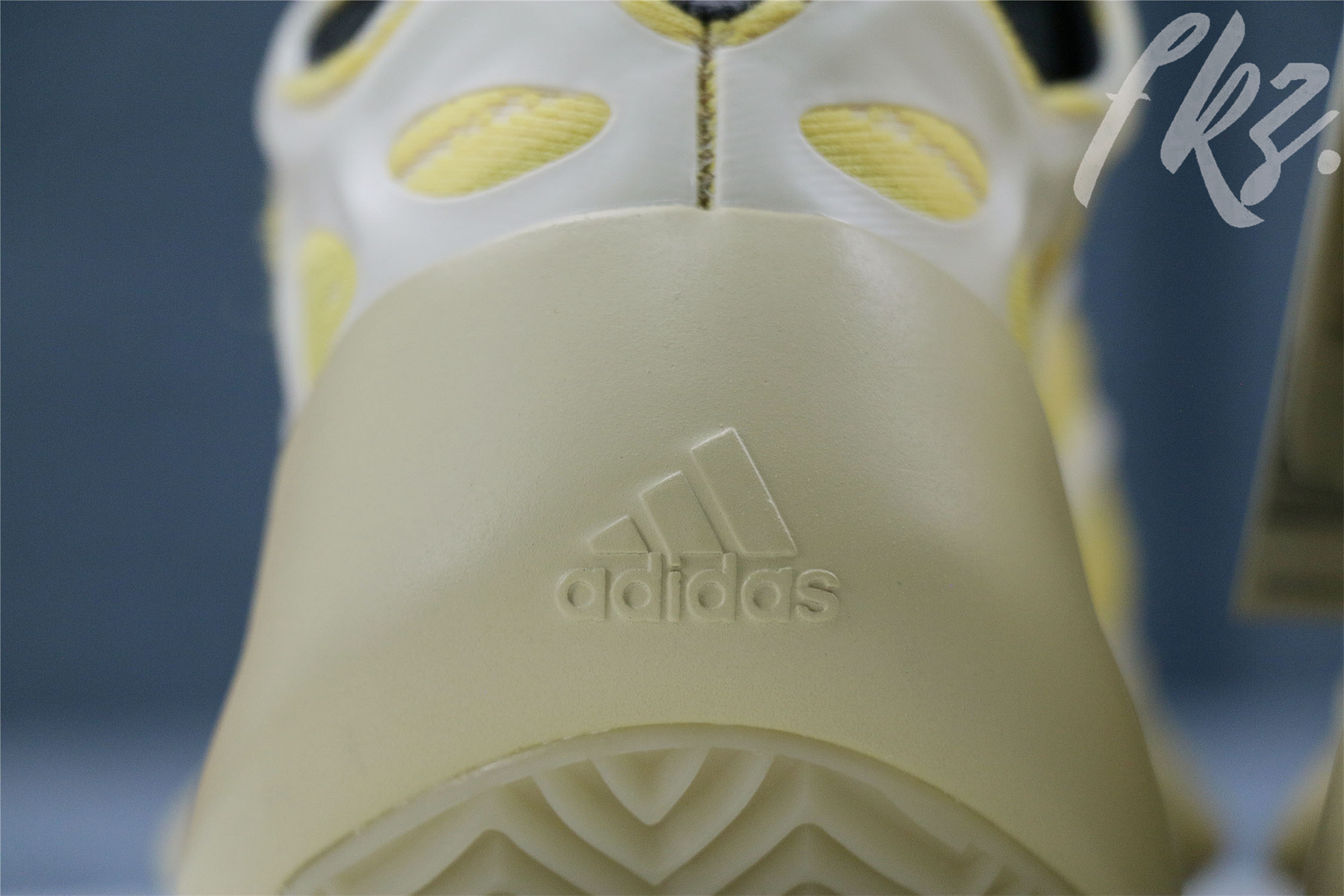 Adidas Yeezy 700 V3 Safflower