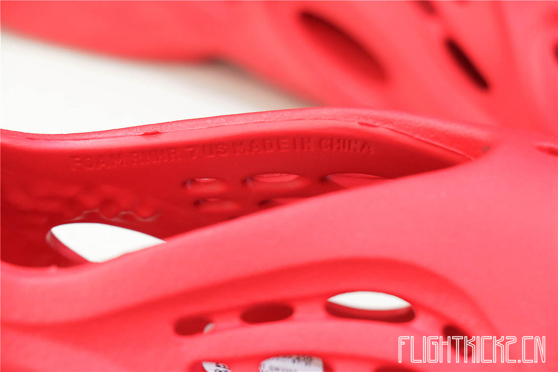 Yeezy Foam RNNR Vermillion