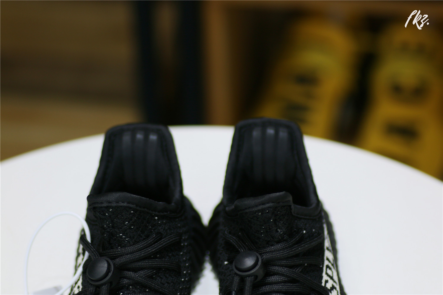 adidas Yeezy Boost 350 V2 Core Black White kid