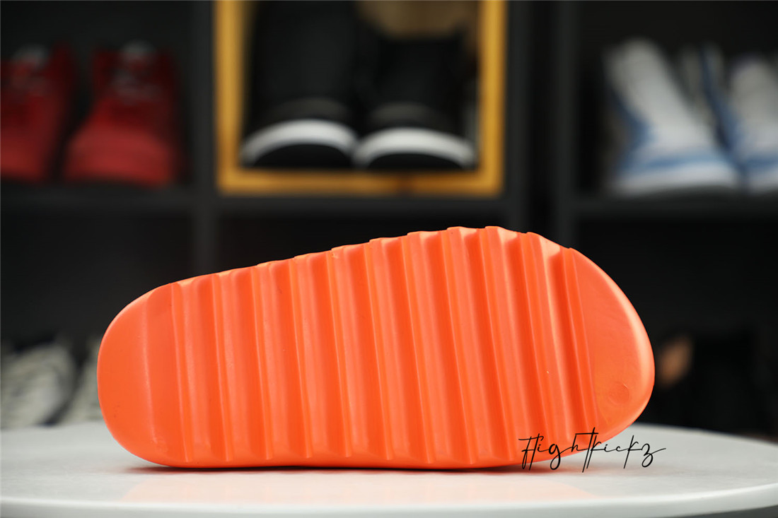 Kanye West Yeezy Slide Enflame Orange