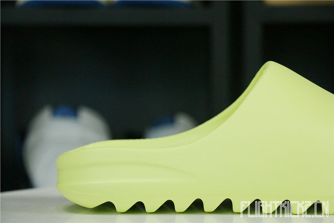 Yeezy Slides Glow Green 2021
