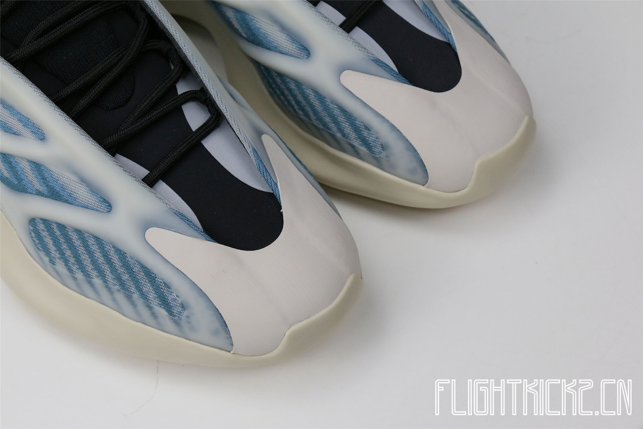 Yeezy 700 v3 “Kyanite” 2021