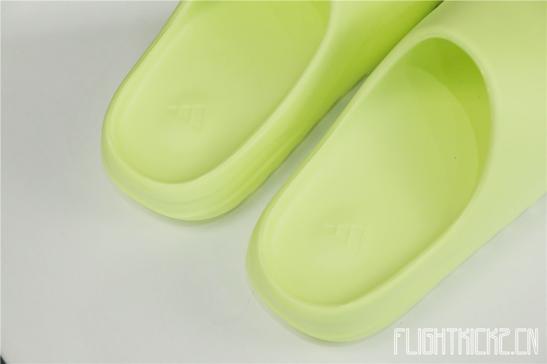 Yeezy Slides Glow Green 2021
