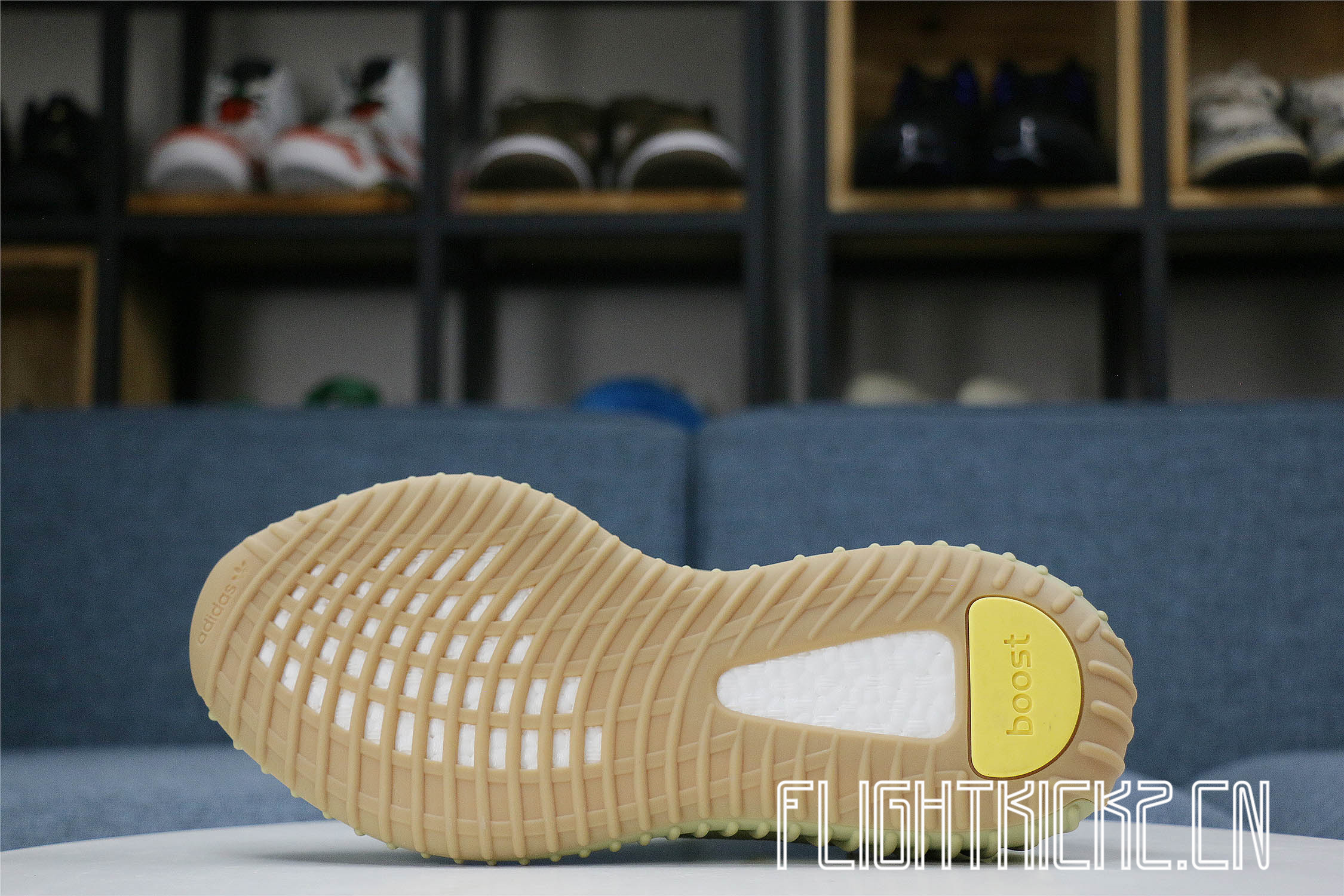 Yeezy Boost 350 V2  Sulfur  2020(LN5 A1)