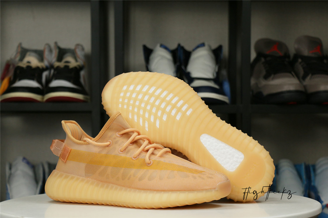 Yeezy 350 V2  Mono Clay  2021