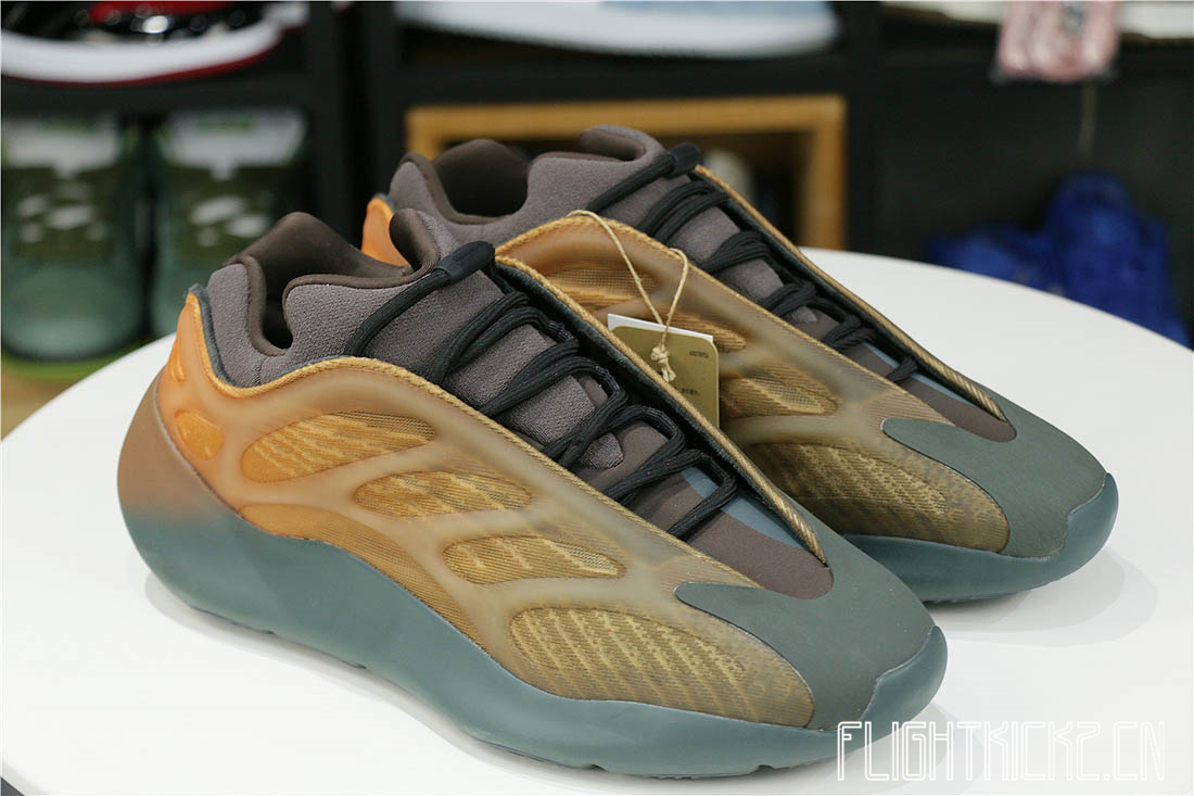 Yeezy 700 V3 Copper Fade