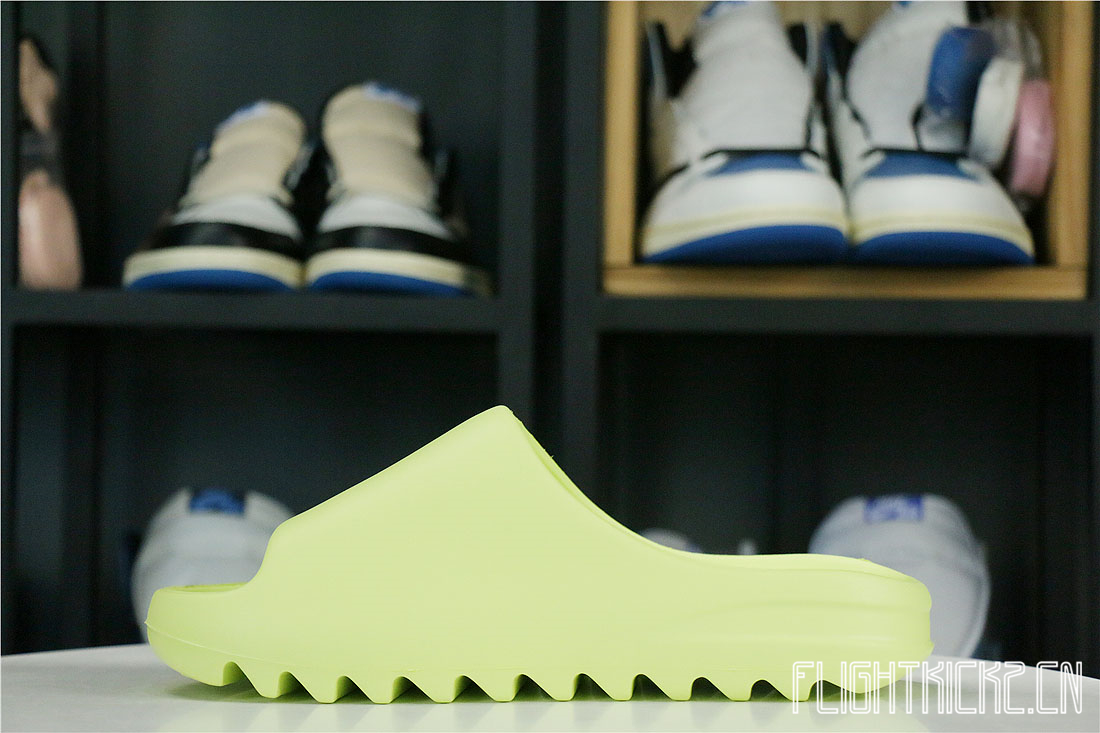 Yeezy Slides Glow Green 2021